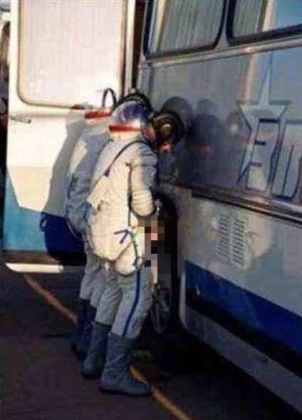 航天员在太空如何如厕图5