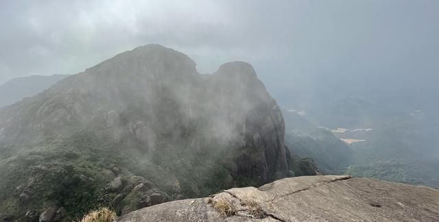 爬潮汕最高峰凤凰山，去喝一壶凤凰单丛茶