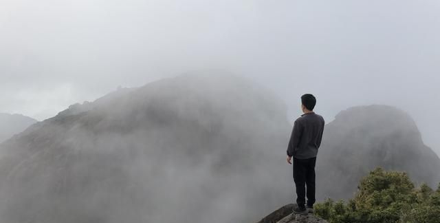 爬潮汕最高峰凤凰山，去喝一壶凤凰单丛茶