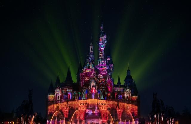 上海迪士尼乐园全新“奇梦之光幻影秀”将点亮夜空，漫威英雄集结