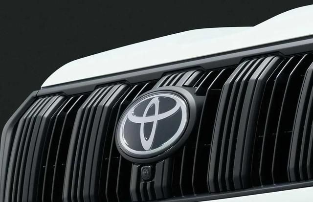 “末代”丰田普拉多限量版发布！黑色套件+2.8T发动机，配置升级