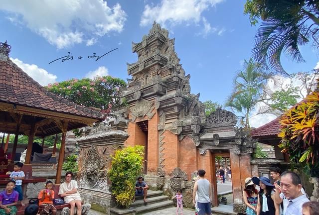 印尼巴厘岛“最著名”的景点，游客都要来打卡，但看过之后很失望