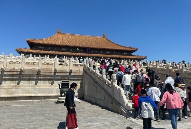 两人去北京游玩5天4晚需要多少费用，去北京五日游玩行程推荐分享