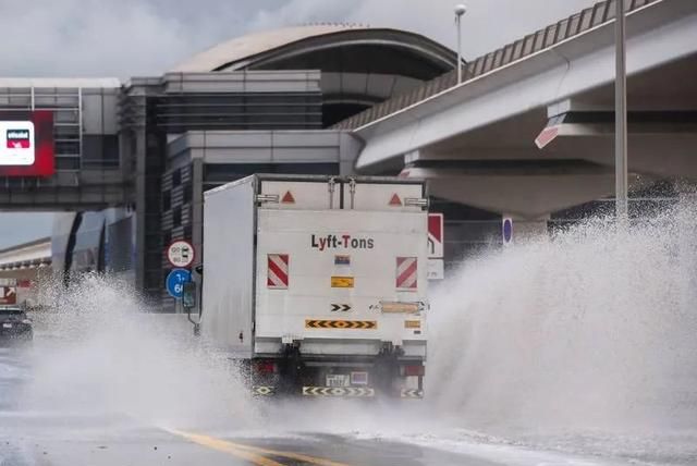 2023年的第一场雨，再一次让迪拜沦陷……