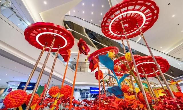 重庆IFS携手国际艺术家喜迎中国传统农历新年 打造“点愿喜飞”新春艺术装置