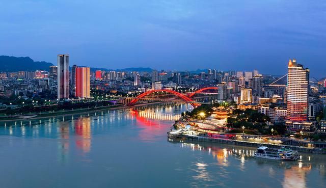 为重点发展四川，四川省开建国家中心城市1个，区域中心城市5个