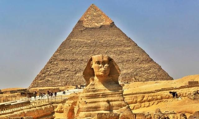 世界七大奇迹之一的埃及金字塔