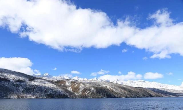 四川木格措，海拔3700米的川西高山湖泊，容纳了川西北好多美景