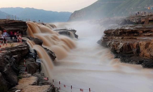 全国最大的黄河壶口瀑布，一个景区两个省收门票；游客该怎么选择