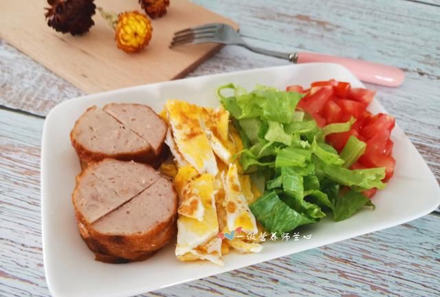 做汉堡用烤面包片夹生菜、西红柿、鸡蛋和肉，有什么讲究吗？