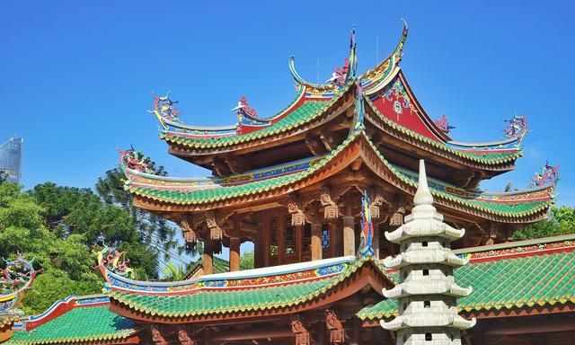 厦门南普陀寺，香火传承已过千年，环境优美，充满了闽南建筑之美