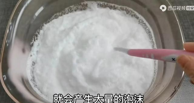 不管油烟机多脏多油，用一片白菜叶，不卸不拆，5分钟焕然一新