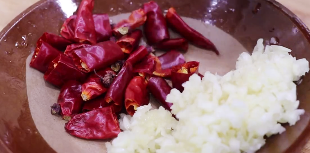 红汉菜最好吃的做法，特别的简单，营养鲜嫩又下饭，给肉都不换