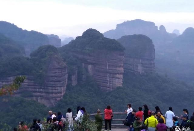 中国红石公园岭南第一奇山--丹霞山