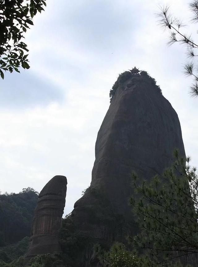 中国红石公园岭南第一奇山--丹霞山