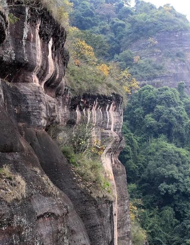 中国红石公园岭南第一奇山--丹霞山