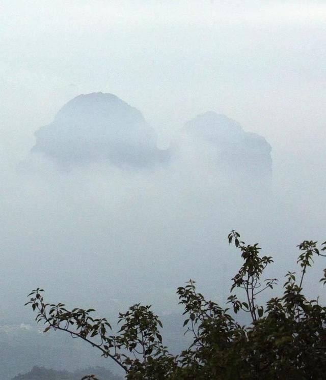 中国红石公园岭南第一奇山--丹霞山