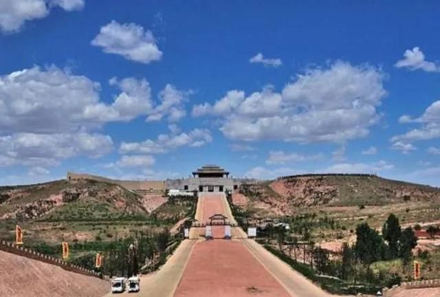 内蒙古鄂尔多斯18个著名旅游景点