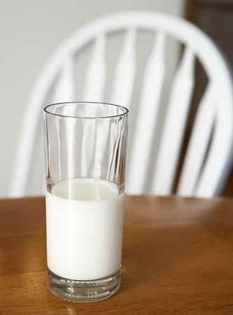 什么样的牛奶是好牛奶(什么样的牛奶才是纯牛奶)图7