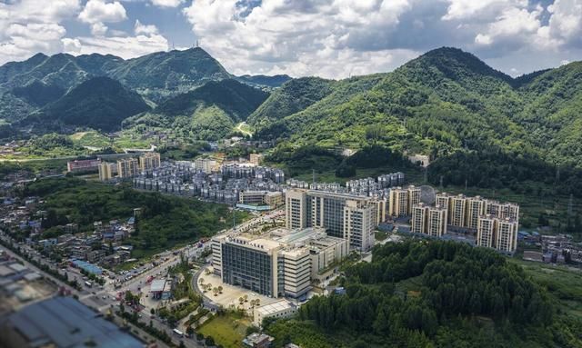 中国最值得去的10座夏季康养城市，空调用不到，小住几日很舒服