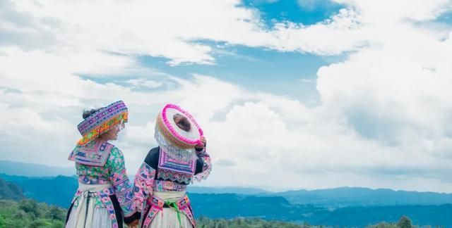 春日登高，遵义必去山峰，每一寸春色都美到极致