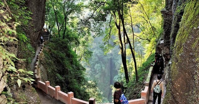 成都12个名胜古迹景区，大部分游客只去过都江堰跟青城山