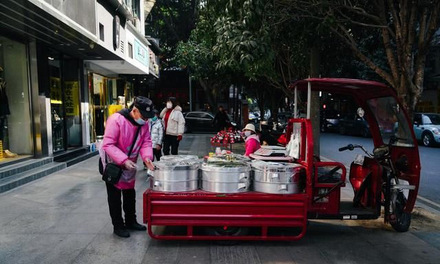 回家后三个月，想起来依旧流口水的美食小城：乐山（一日游攻略）