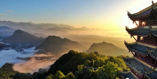 青城山，不止寻幽问道！好吃好喝、好耍好住，初秋游玩攻略来咯~