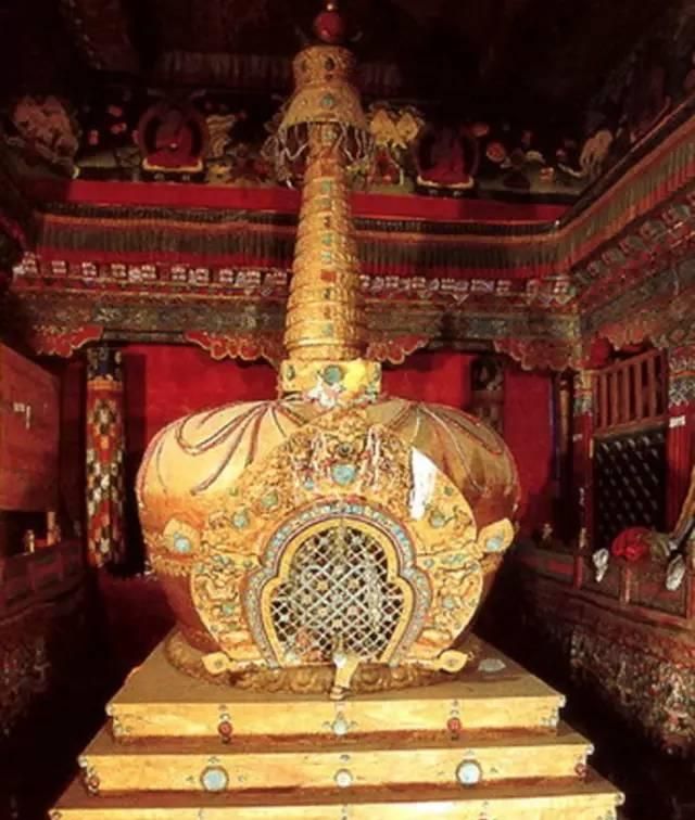 3721公斤黄金只铸一个灵塔，布达拉宫到底有多“壕”？