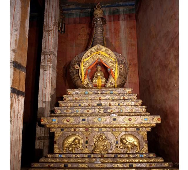 3721公斤黄金只铸一个灵塔，布达拉宫到底有多“壕”？